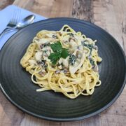 Creamy Mushroom & Spinach with Chicken Pasta (Specialty)